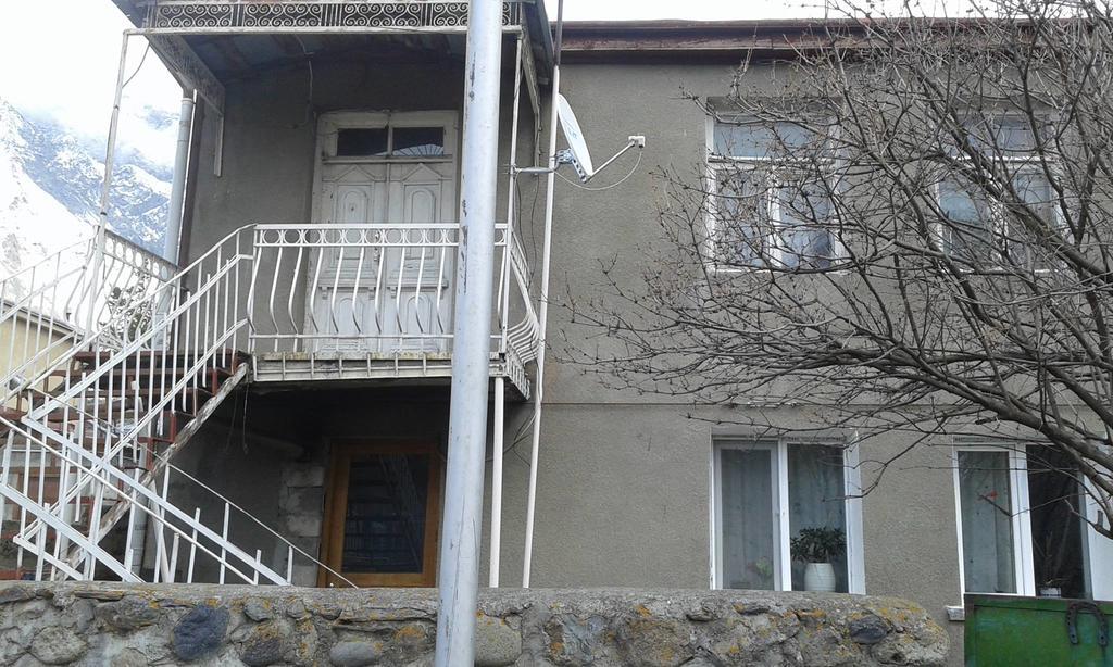 Guest House Dodo Kazbegi Exterior foto