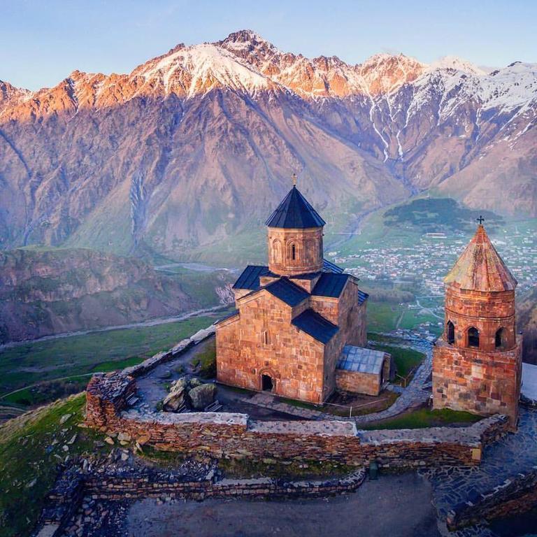 Guest House Dodo Kazbegi Exterior foto