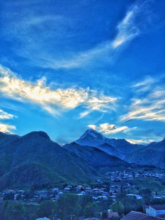Guest House Dodo Kazbegi Exterior foto