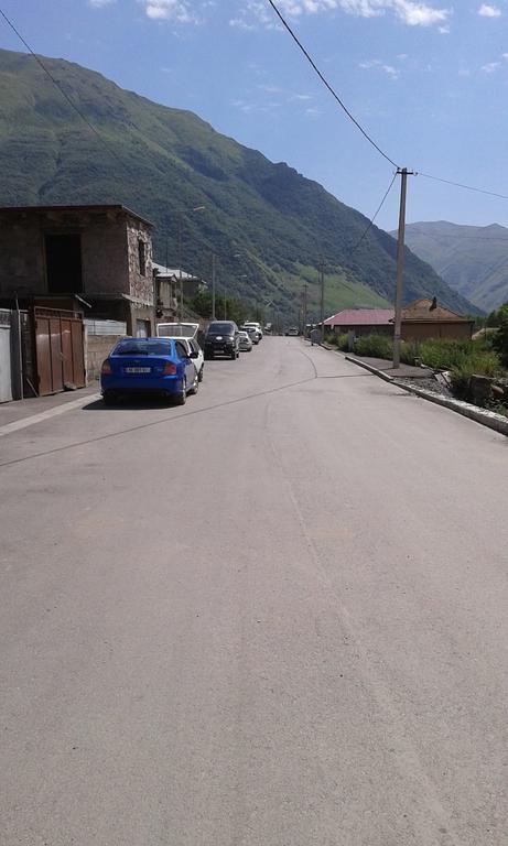 Guest House Dodo Kazbegi Exterior foto